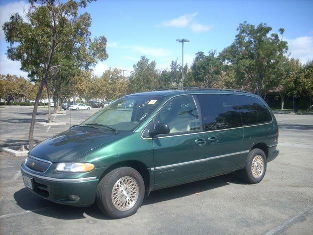 1996 Chrysler minivan #2