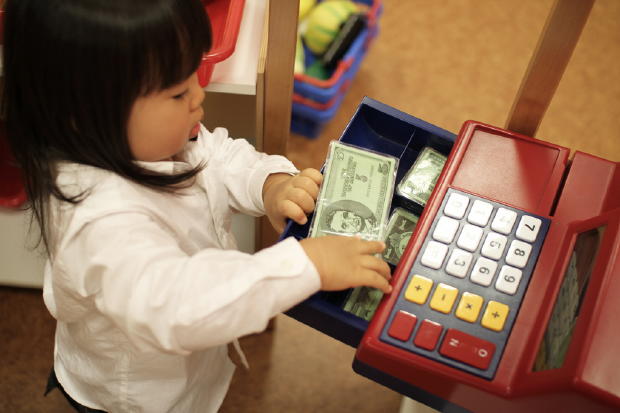 14 Secrets Every Parent Should Know Before Talking To Their Kids About Money